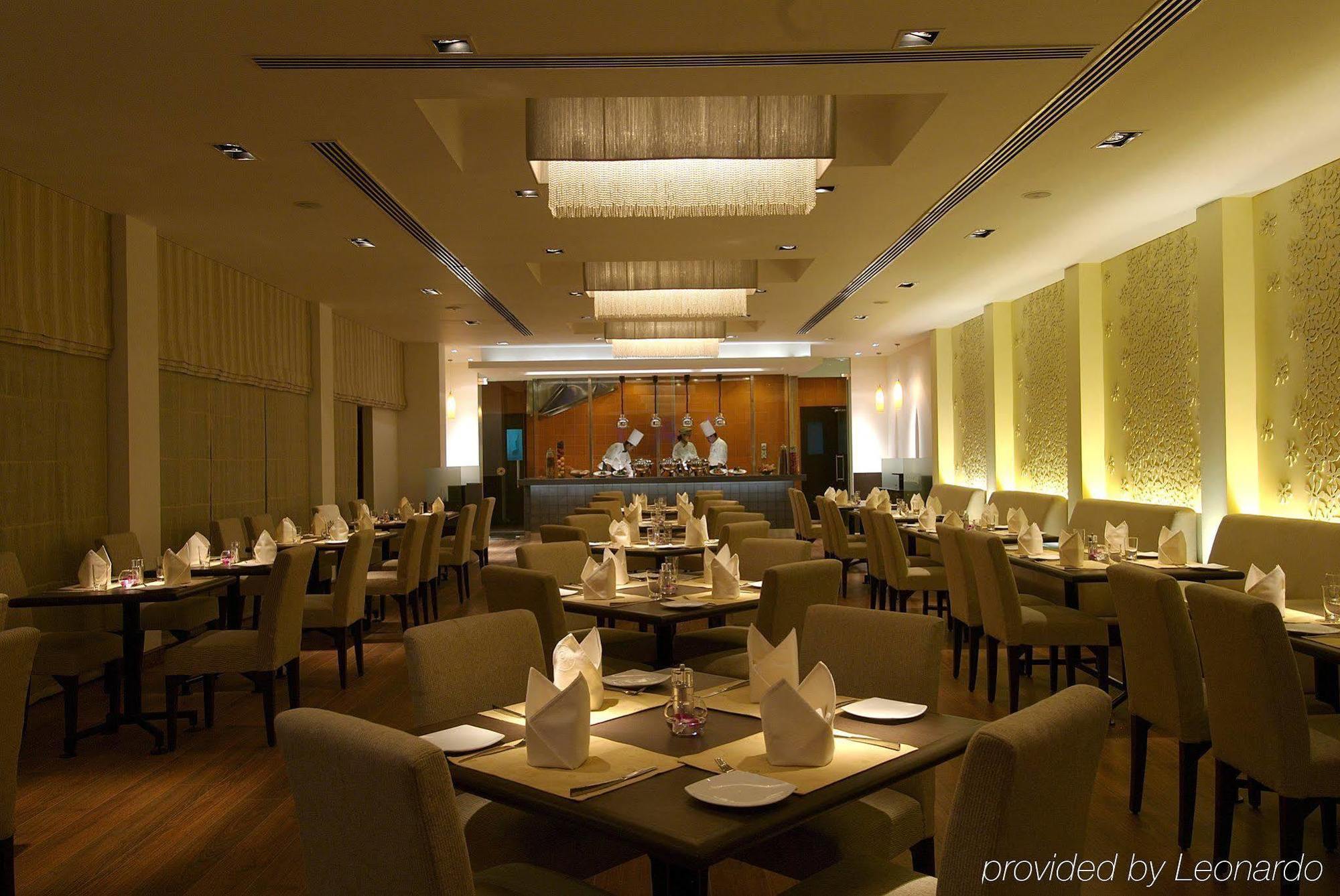 Vivanta Bengaluru Residency Road Restaurant foto